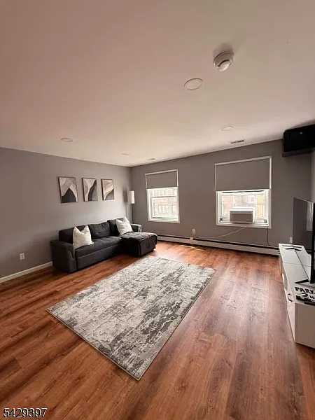 3 bed, 2.0 bath, $3,250 — Photo 4