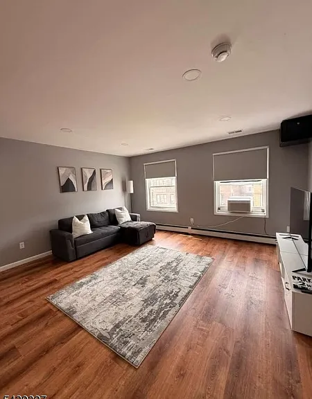 168 Grove St #B — Photo 4