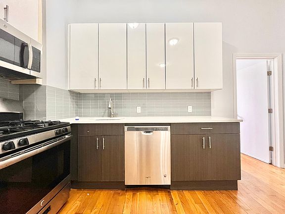 5th image of 920 Lafayette Ave #1