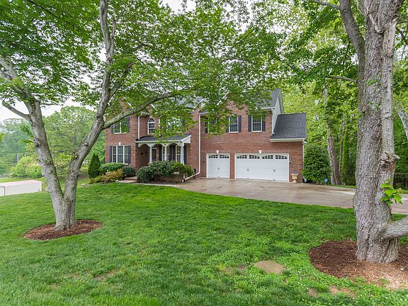 2nd image of 4 Carroll Dr
