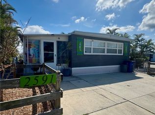 2591 Cay Cv, Matlacha, FL 33993