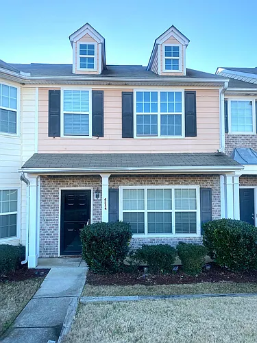 4554 Parkview Sq Photo 1