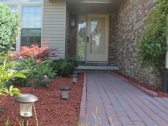3rd image of 22047 Oakwood St