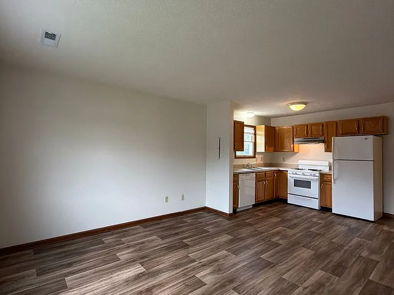 213 Stonewall Ct — Photo 4