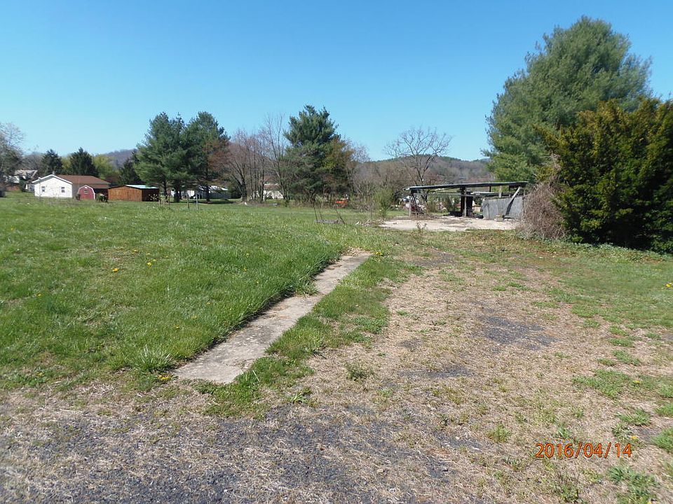 1st image of 202 Treetop Dr