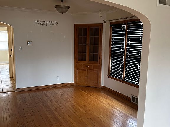 2nd image of 4622 W Medford Ave #4622