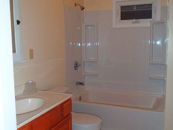 5th image of 926 & 928 W 6th St #928