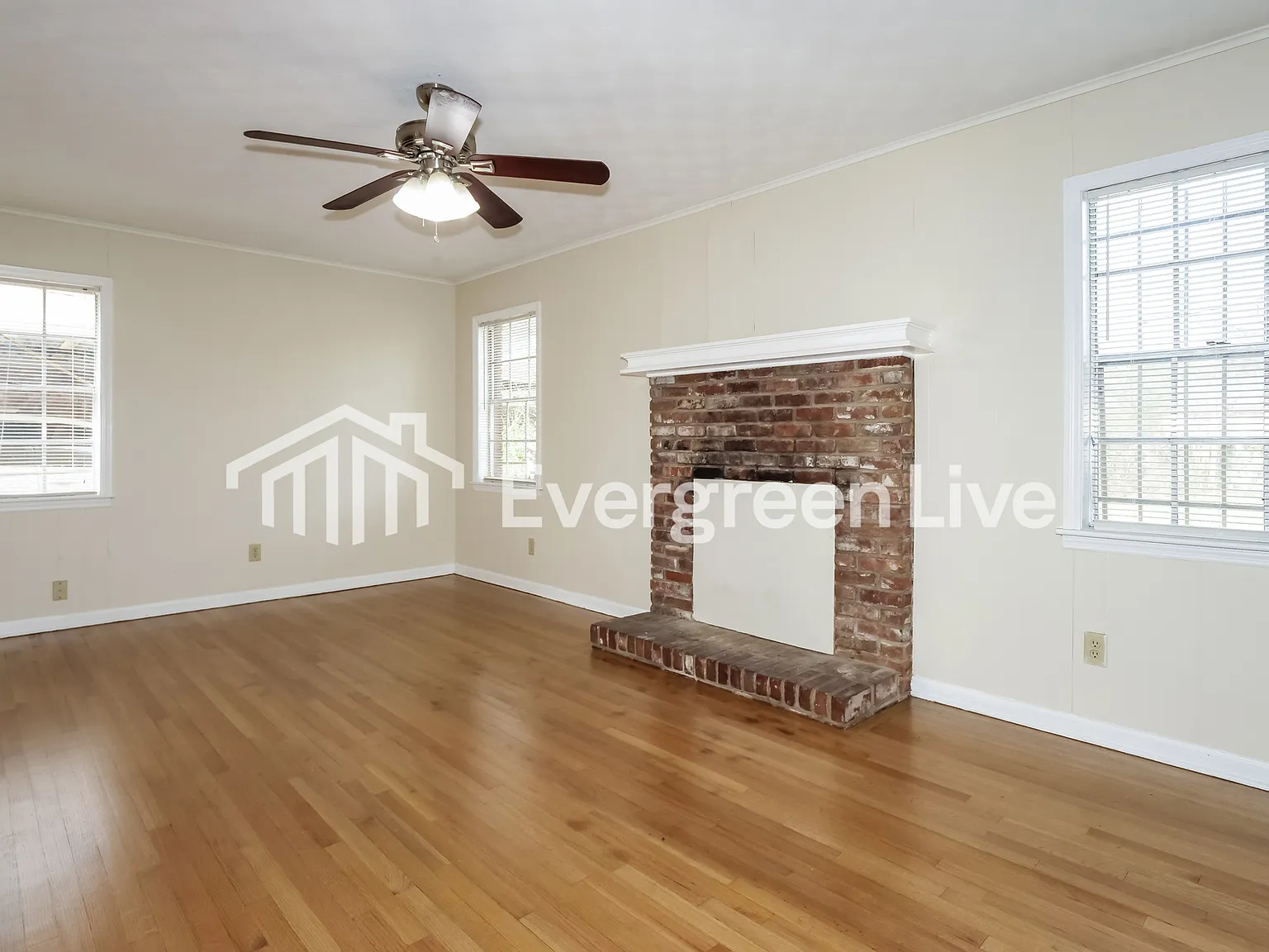 3 bed, 2.0 bath, 1724 sqft, $1,245 — Photo 4