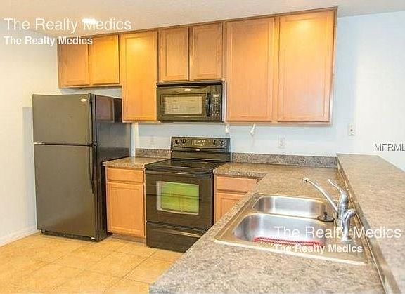 2nd image of 3879 Shaftbury Pl