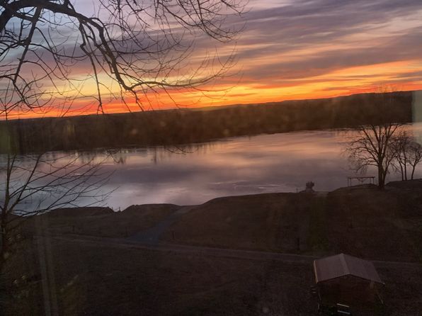 1515 Riverside Ln, Adamsville, TN 38310