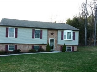 314 Lutz Dr, Reading, PA 19606