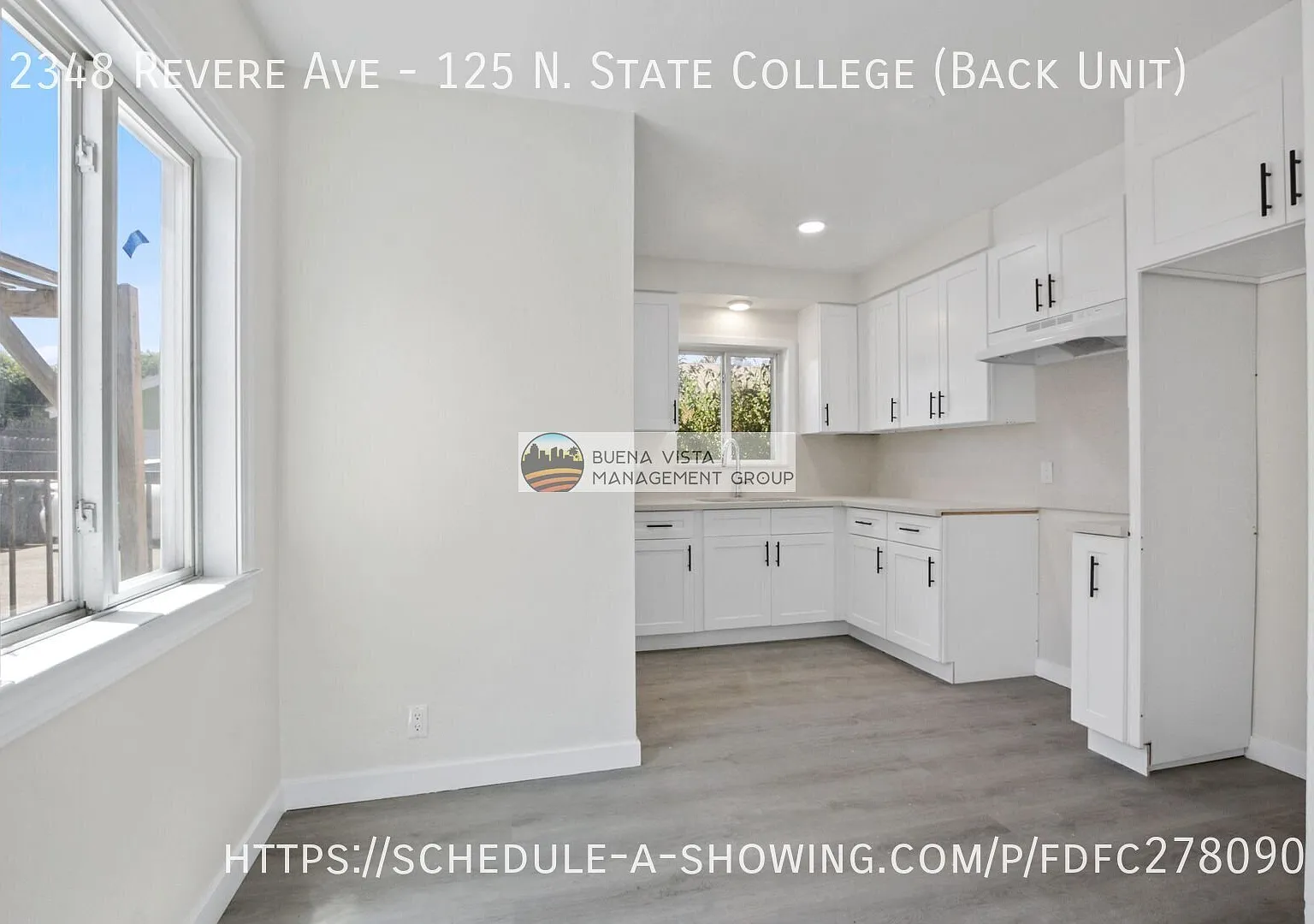 2 Bedroom 1 Bath with Courtyard freshly landscaped and manicured — Photo 4