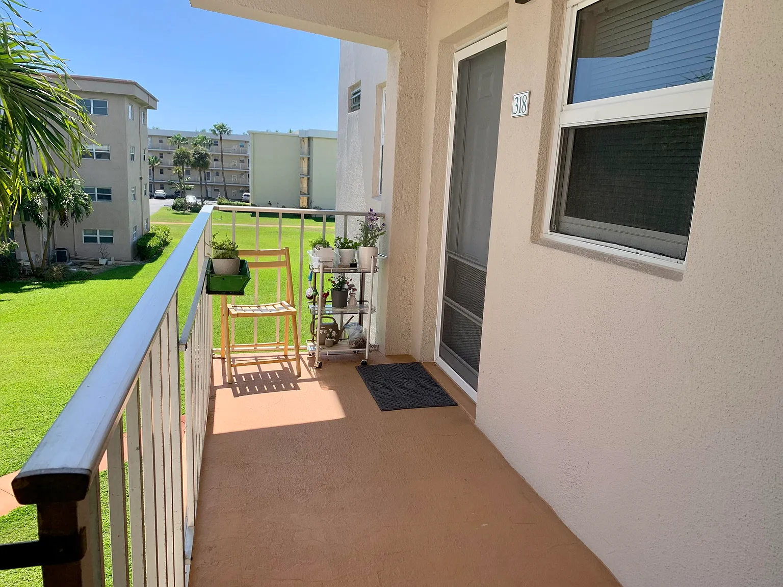 1 bed, 1.5 bath, 754 sqft, $1,600 — Photo 3