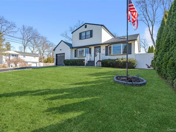 281 Breeze Avenue, Ronkonkoma, NY 11779