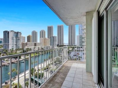 500 Bayview Dr APT 931, Sunny Isles Beach, FL, 33160