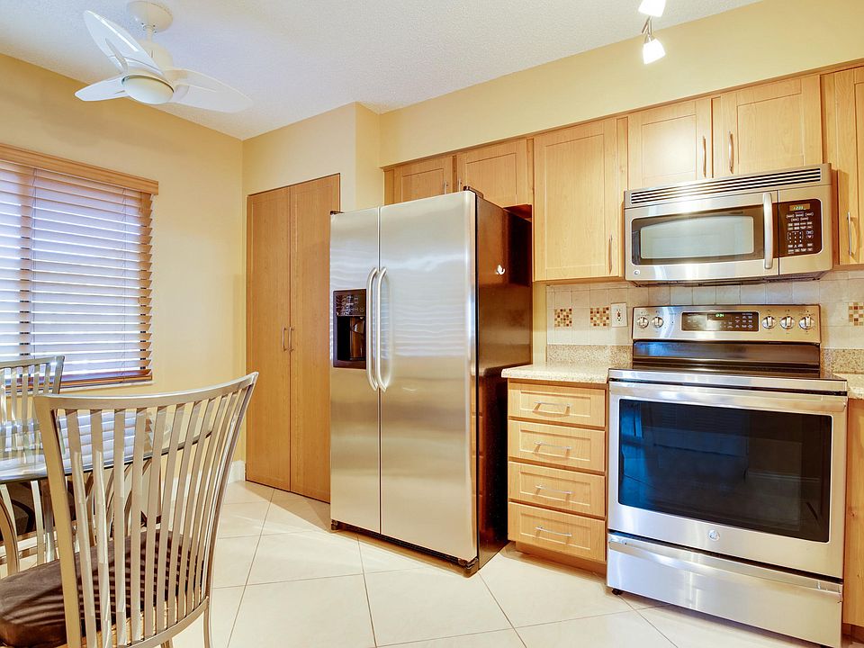1st image of 7260 Kinghurst Dr APT 208