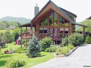 3586 Sugar Tree Dr, Sevierville, TN 37862