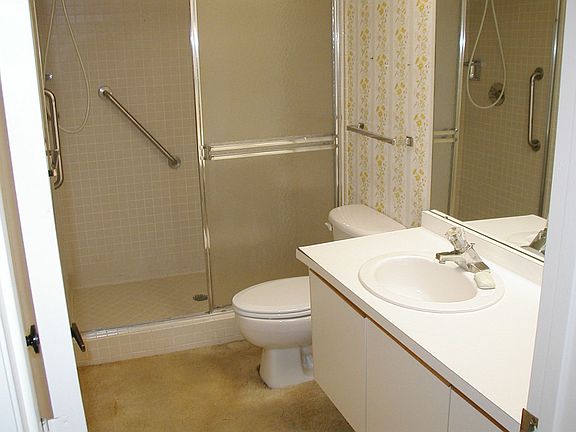 Hall / 2nd Bath