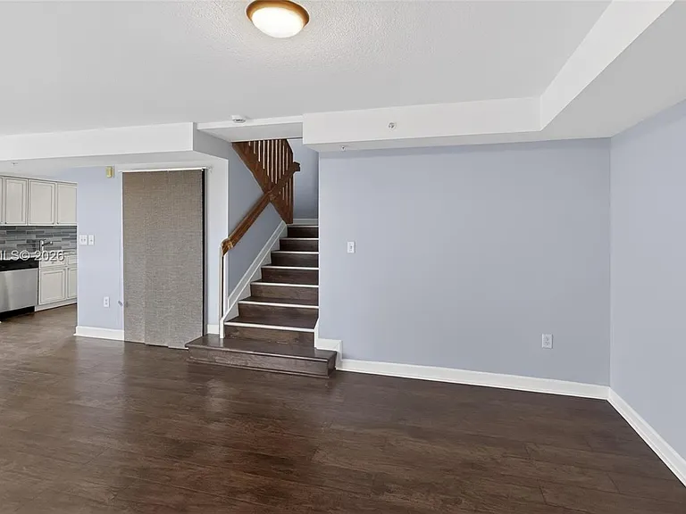 280 SW 20th Rd #904 — Photo 4