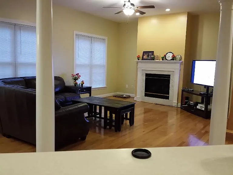 9212 Sycamore Crest Dr — Photo 7
