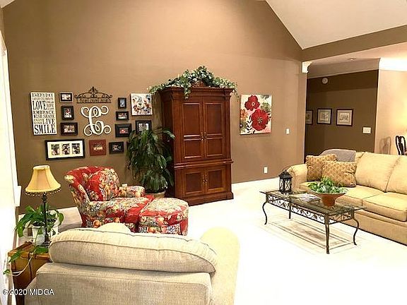 5th image of 133 Churchill Dr