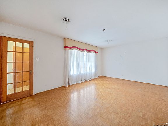 4th image of 4331 Jarbet Dr