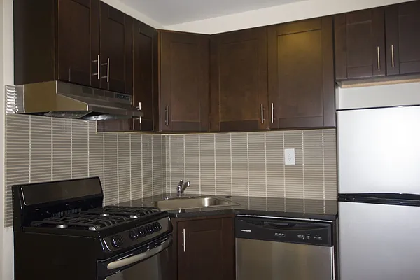 Rented by Jonis Realty | media 2