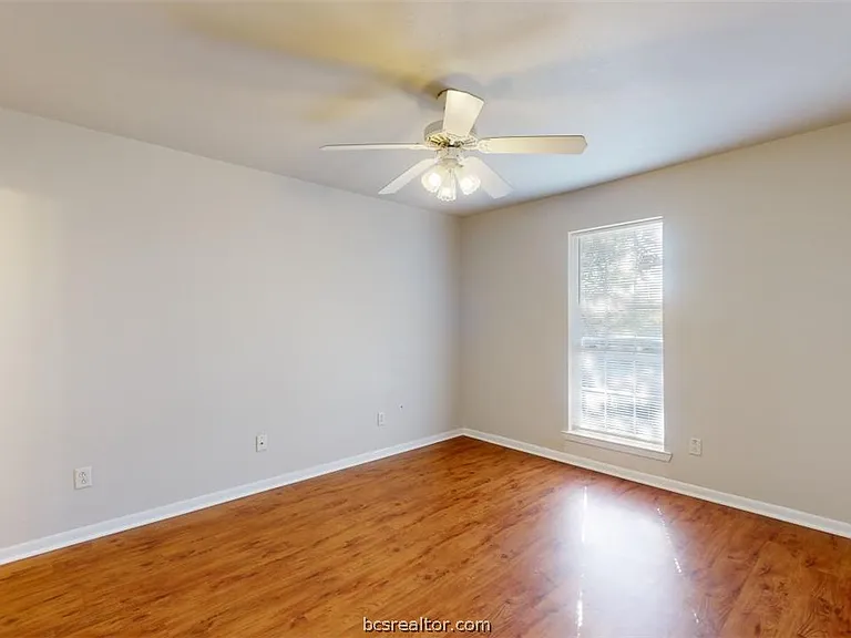 1513 Hollowhill Dr #B — Photo 11