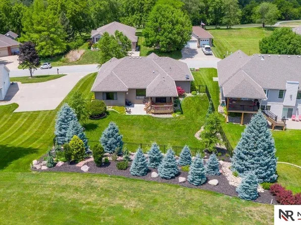 3309 Davy Jones Dr, Plattsmouth, NE 68048