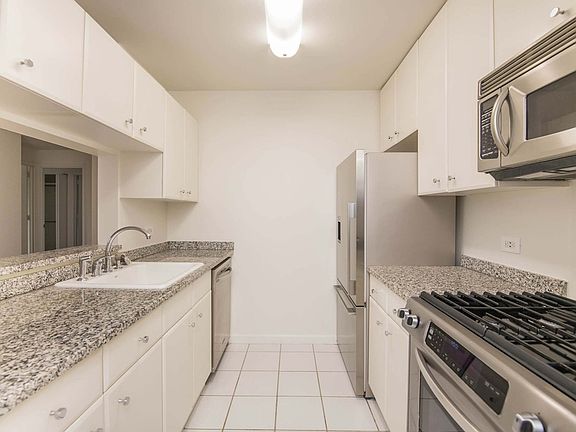 4th image of 1 Union Sq S APT 20A