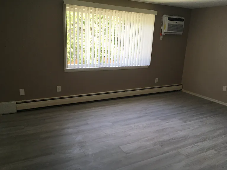 Stoney Creek Apartments — Photo 48