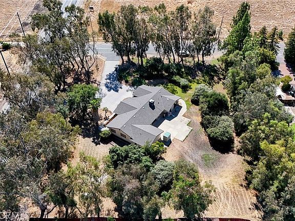 3rd image of 5024 Golf Rd