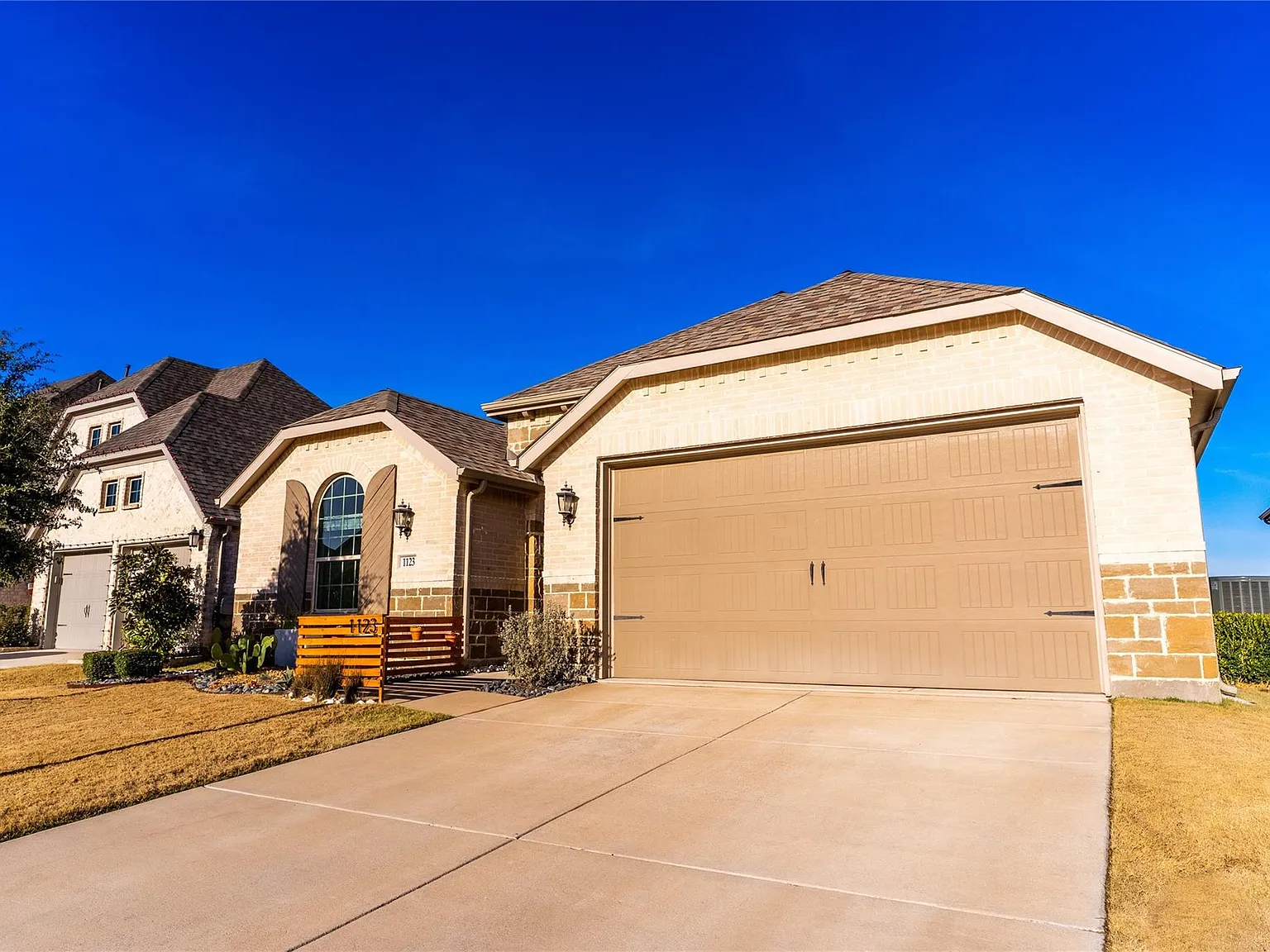 4 bed, 2222 sqft, $2,450 — Photo 1