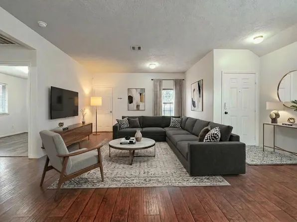 13418 High Banks Ln, Houston, TX 77034