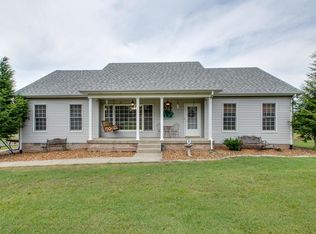 1099 Jump Off Rd, Bon Aqua, TN 37025