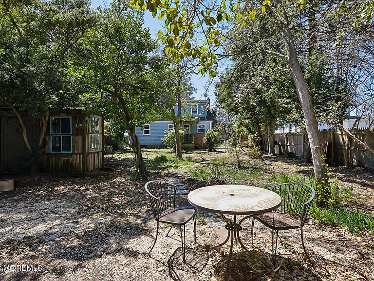 15 Woolley Ave — Photo 25