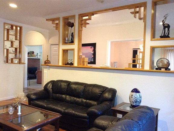 5th image of 1079 Waverly Pl