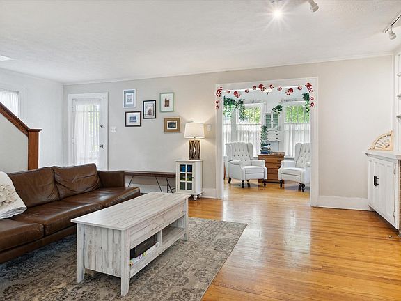 4th image of 410 Park Ave
