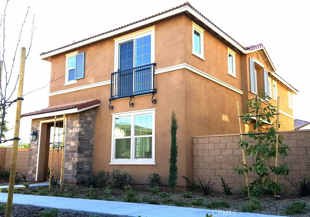 4 bed, 2.5 bath, 1746 sqft, $3,650 — Photo 3