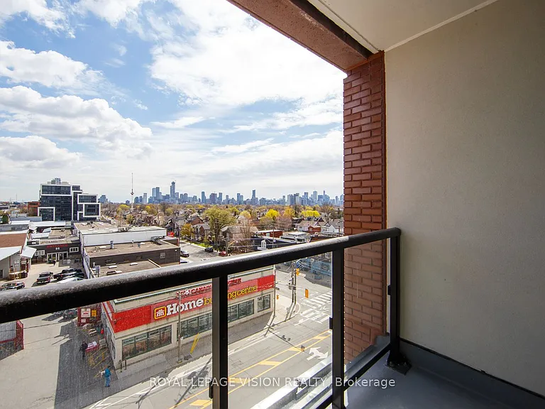 858 Dupont St #526 — Photo 25