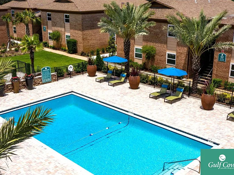 Gulf Cove Apartments — Photo 24