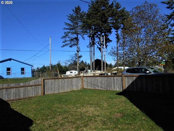3rd image of 90856 Hollywood Ln