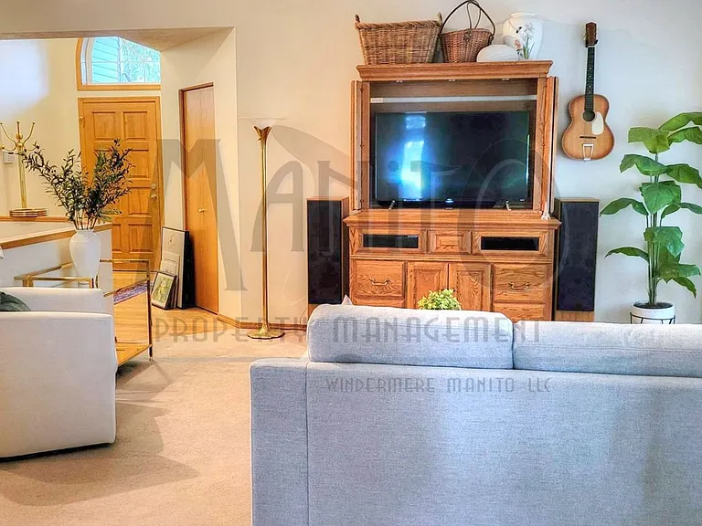 2502 E 58th Ln — Photo 4