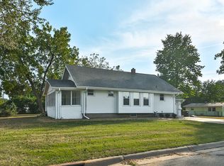 855 Wood Ave, Machesney Park, IL 61115