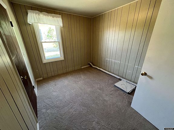 4th image of 820 E Park Ave