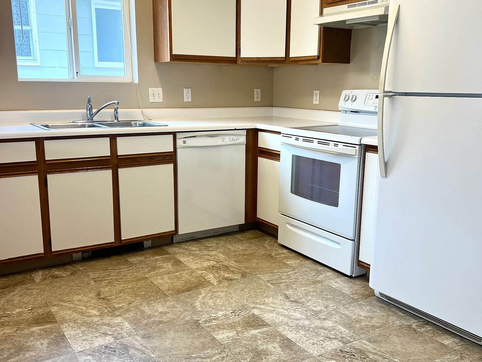 3 bed, 1254 sqft, $1,700 — Photo 4