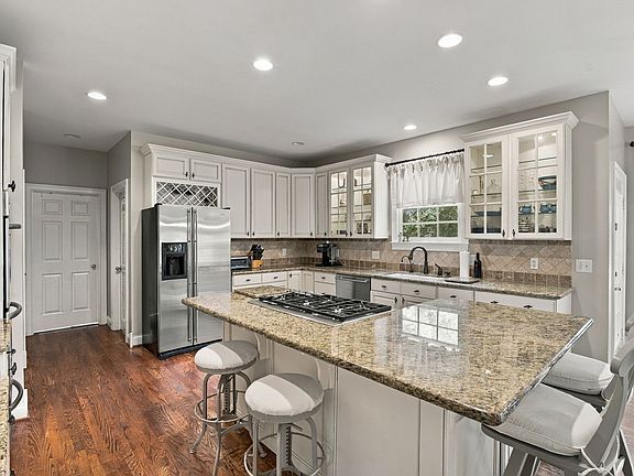 4th image of 752 Adkisson Ln