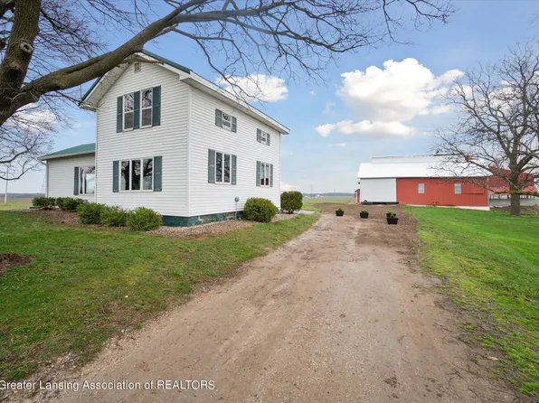 5857 S State Rd, Ithaca, MI 48847