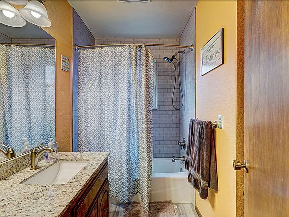 2nd image of 4514 N Greenvale Cir