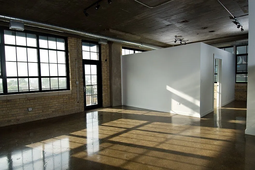 2620 Lofts — Photo 4